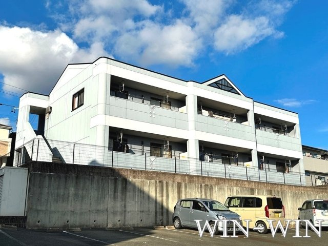 ホワイトハウス草間の外観