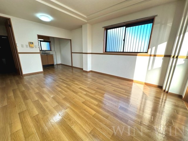 ホワイトハウス草間の居間・リビング