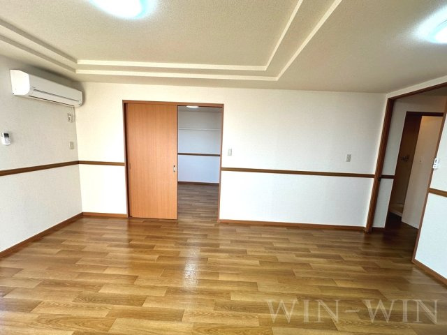 ホワイトハウス草間の居間・リビング