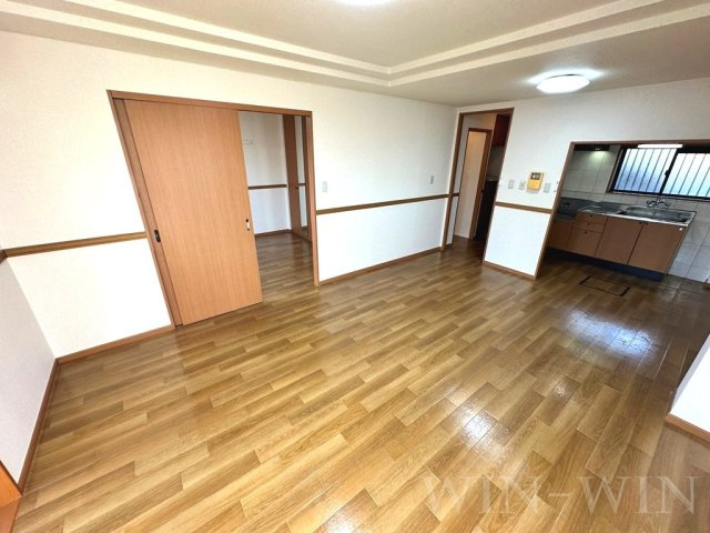 ホワイトハウス草間の居間・リビング