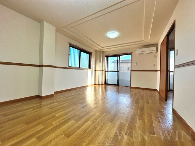 ホワイトハウス草間の居間・リビング