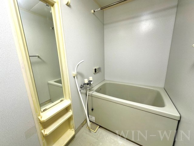 ホワイトハウス草間の浴室