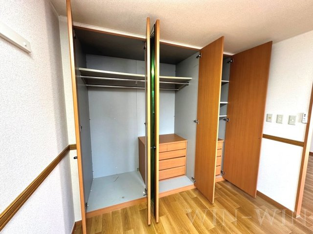 ホワイトハウス草間の収納