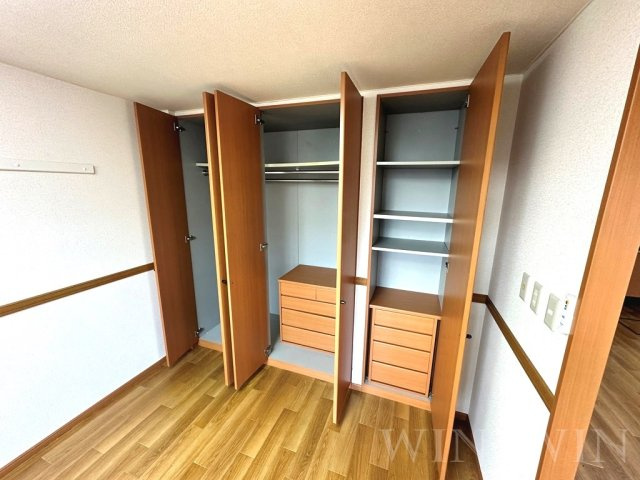 ホワイトハウス草間の収納