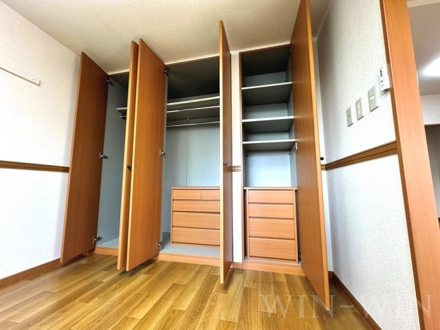 ホワイトハウス草間の収納