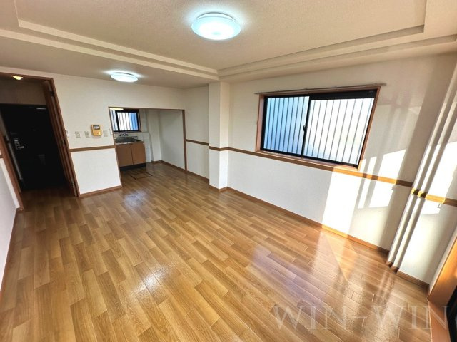 ホワイトハウス草間の居間・リビング