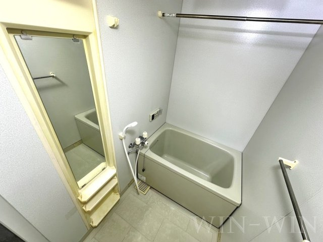 ホワイトハウス草間の浴室