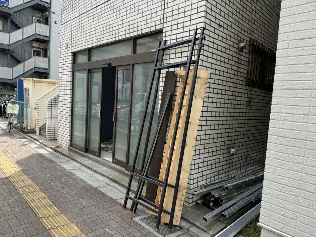 ヤマケンビルのエントランス