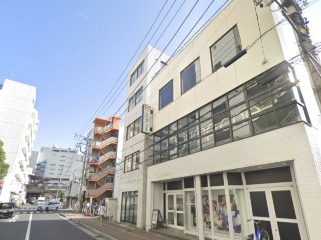 ヤマケンビルの周辺