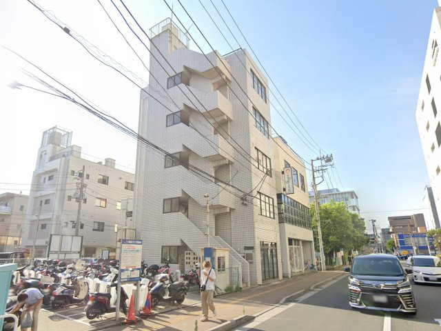 ヤマケンビルの外観
