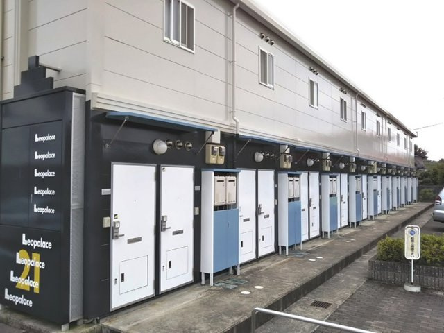 【玄関】 | レオパレスグリーンヴィラ論田 | 備品や設備仕様は号室等により異なります。現地をご確認下さい。