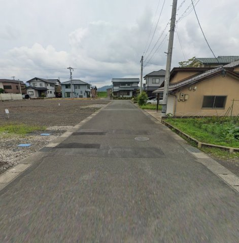 鯖江市上鯖江2丁目　土地NO.17の前面道路含む現地写真