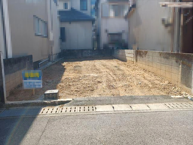 高知市神田　売土地の前面道路含む現地写真