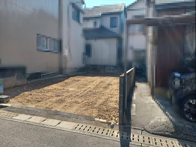 高知市神田　売土地の前面道路含む現地写真