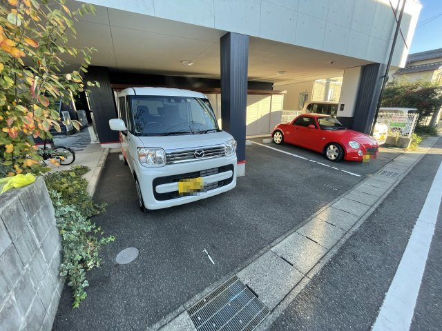 アネックス一ツ屋の駐車場