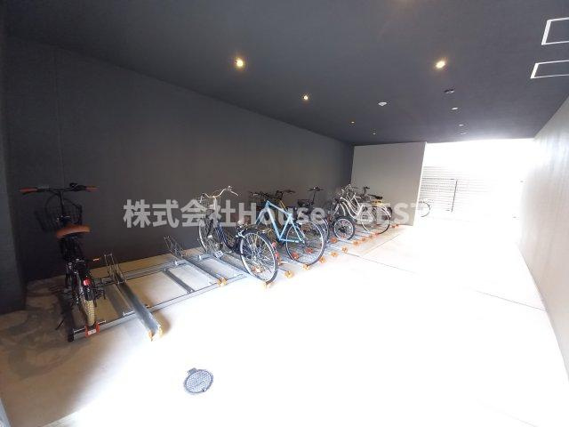 リベルタ元町通の駐車場