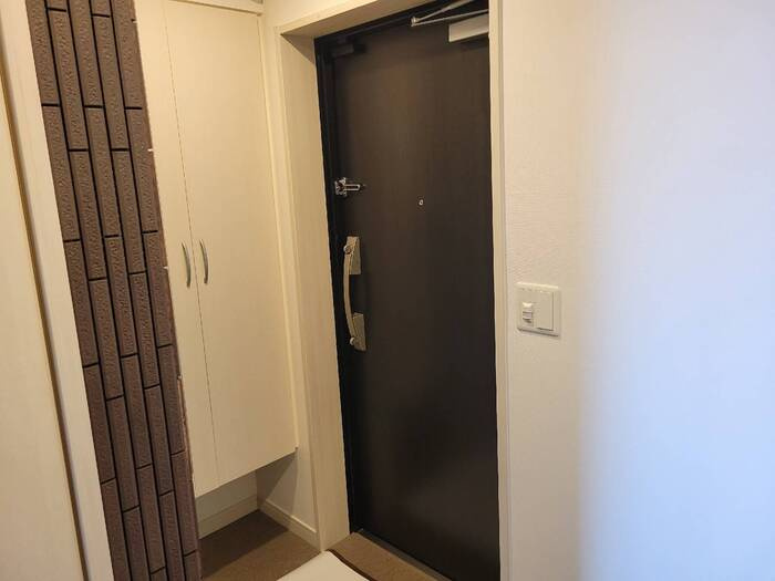 プレミアム菱屋西の玄関