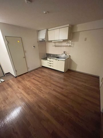 Kフラットの居間・リビング