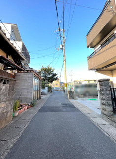 【前面道路含む現地写真】