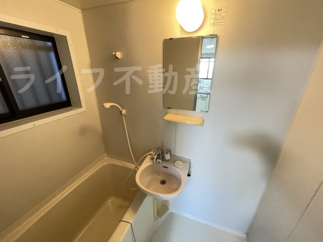 プラザハピネス小若江の洗面所|ゆったりとスペースのある洗面所