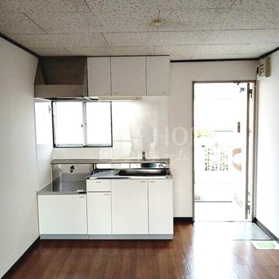 【キッチン】 | タウニィニューパイン | コンパクトなキッチンで掃除もラクラク