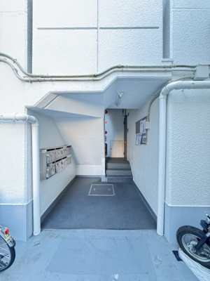 【エントランス】 | 【売主直売】光シャンブル鴨居 | エントランス部分です。