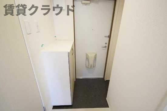 プランドール上中里の玄関|明るい玄関です