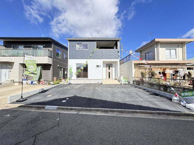 新築　前橋市大利根町第1　クレイドルガーデン　1号棟の駐車場|現地写真　駐車スペースは建物南側に並列3台分可能です！
