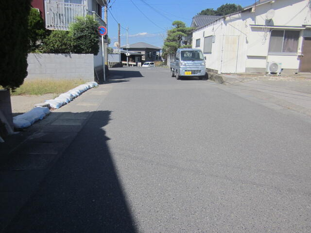【前面道路含む現地写真】