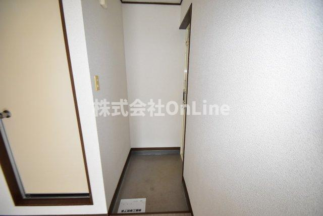 日の出マンションの玄関