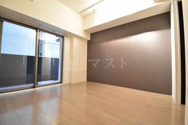 セレニテ本町エコートの居間・リビング