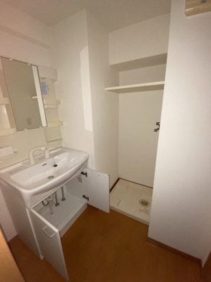 【洗面所】 | ピュアドーム高宮イースト | 別号室の写真になります。現況優先。