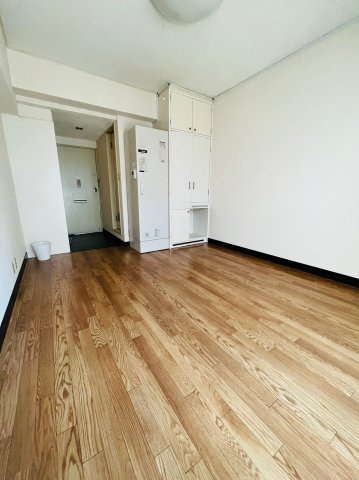 仲介手数料0円！！栄マンションN棟の居間・リビング