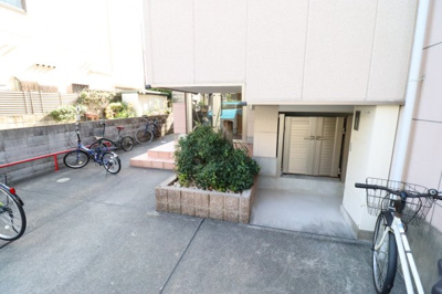 【エントランス】 | MKコート立花