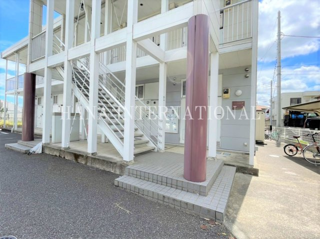 レオパレスキャトル セゾンのエントランス