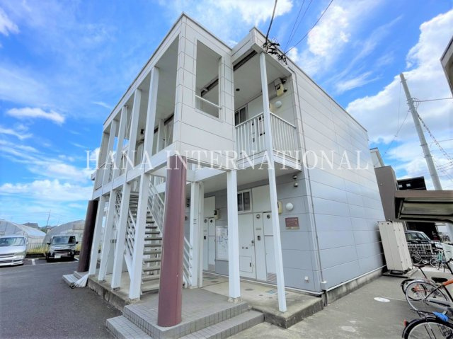 レオパレスキャトル セゾンの外観