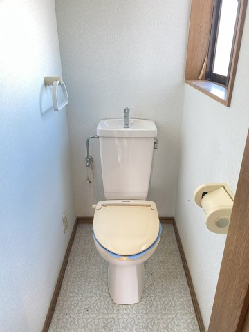美浜緑苑2丁目戸建のトイレ