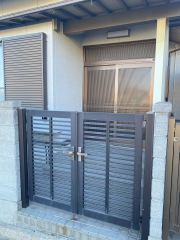 美浜緑苑2丁目戸建の玄関