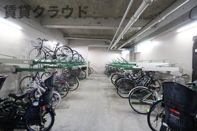 ライオンズマンション蘇我・青葉の森公園五番館のその他共用部分|駐輪場　雨に濡れないのも嬉しいポイント！
