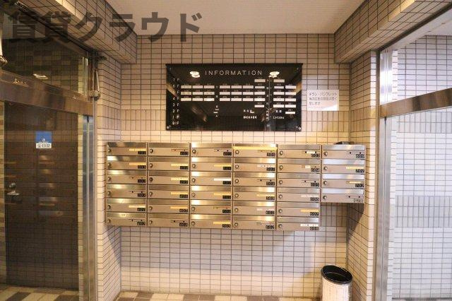 ライオンズマンション蘇我・青葉の森公園五番館のロビー|落ち着いたロビーです