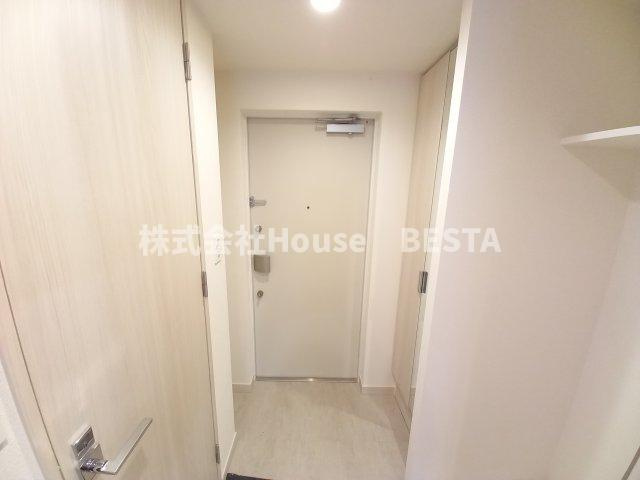 アドバンス三宮パルマの玄関