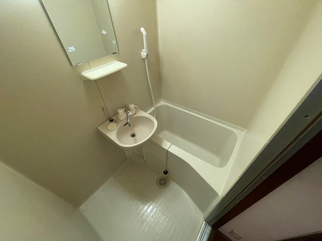 クレセント公光の浴室