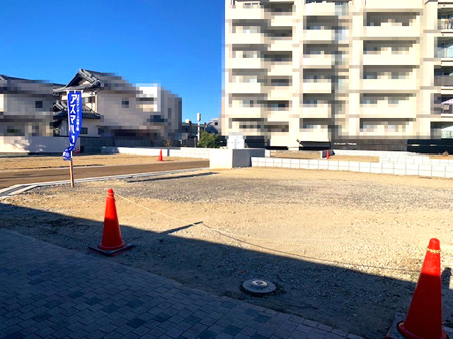 【外観】 | ライフフィールド岸城町　17号地 | きれいに整った分譲地です。南西側の前面道路！現地へご案内いたしますので、お気軽にお電話下さい。
