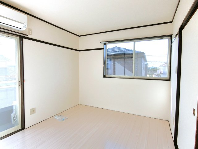 コーポメイプルA棟の洋室