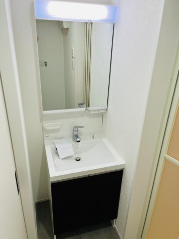 仲介手数料0円！！Warren nakashiotaⅦの洗面所