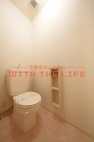 AXIS桑野Ⅲ B棟【キャッシュバックキャンペーン対象物件】のトイレ|清潔感のあるトイレです