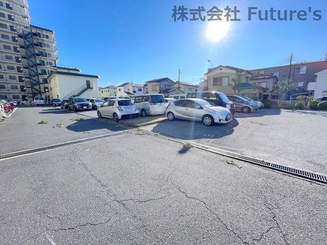 グレースハイツ三郷の駐車場|駐車場の写真になります