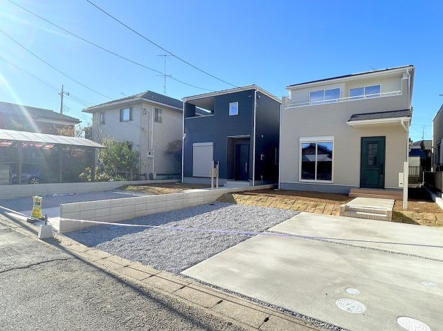 松伏町田中3丁目　新築戸建　全2棟　2号棟の外観|前面道路を含む写真になります。