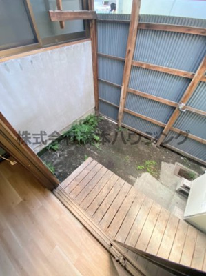 【庭】 | 　宝町乾貸家B | お庭が付いています