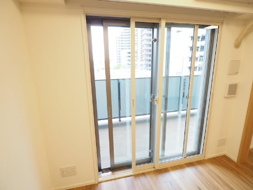 リビングの窓は二重サッシ★